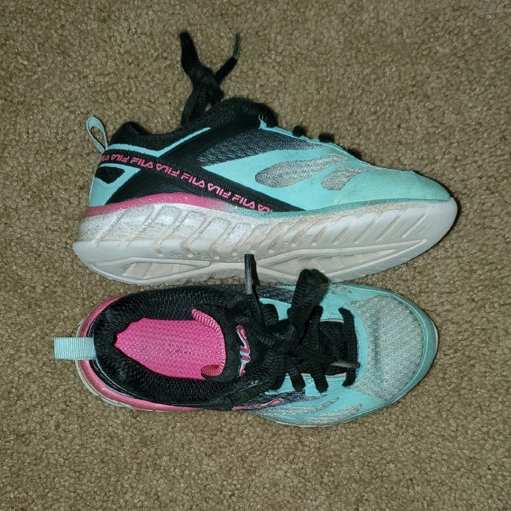 Fila Blue and Pink Sneakers Modern Athletic Design